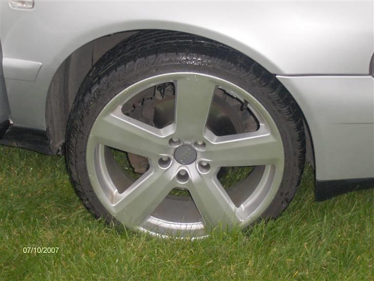 Audi A4 2.5 TDI Quattro billede 9