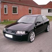 Audi A3 1,8 T Ambiente 180