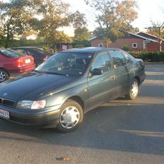 Toyota carina e SOLGT!!!!!