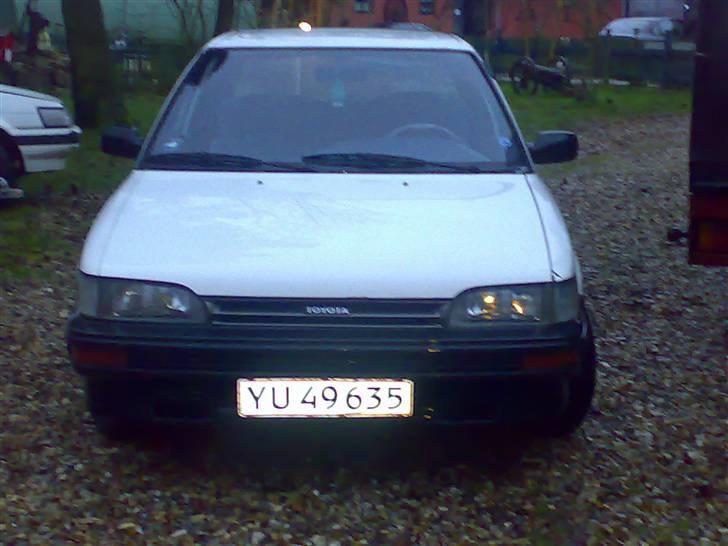 Toyota corolla ee90 - i kan nok se at hjælmen har en bule i højre side  billede 8