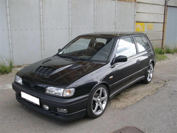 Nissan Sunny GTI (R) billede 1