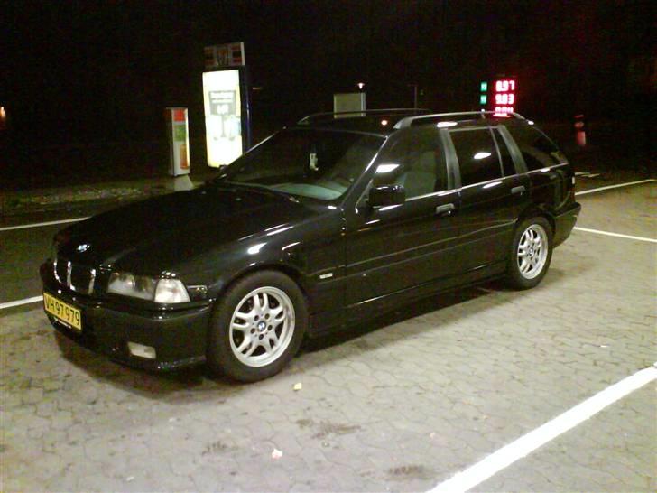 BMW 325 TDS Touring **SOLGT** billede 1