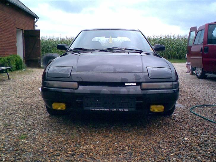 Mazda 323F''SOLGT'' - dårlig billed da den lige er vasket på billedet billede 3