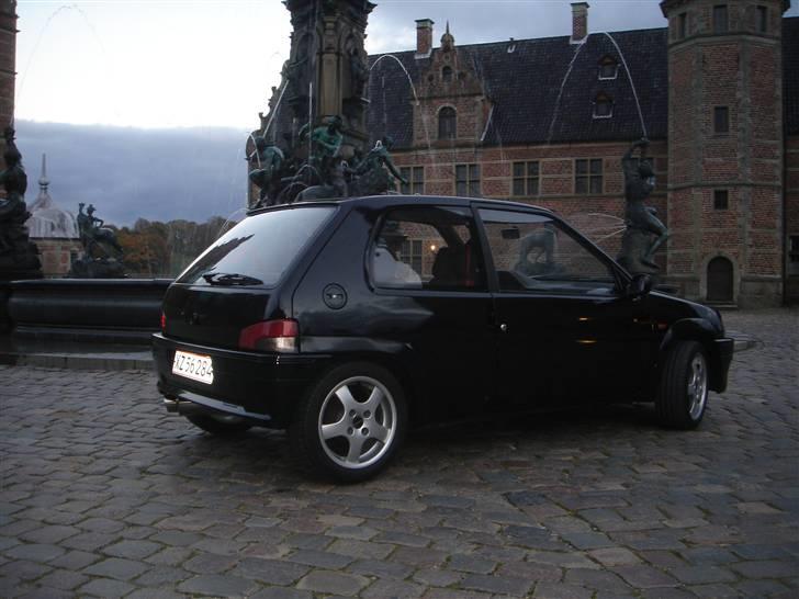 Peugeot 106 rally  (SOLGT) - ja sådan ser den så ud (: men meget mere skal laves . . Lidt efter lidt :) billede 2