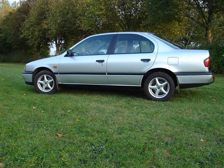 Nissan Primera 2,0i slx DØD billede 7