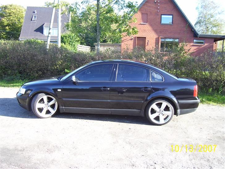 VW PASSAT 1,8 T (Solgt) - Passat fra siden billede 1