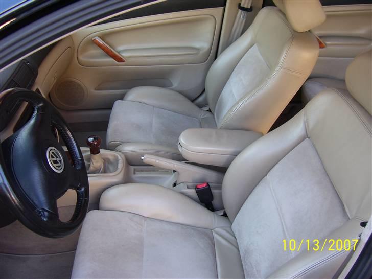 VW PASSAT 1,8 T (Solgt) - Føresæder i beige læder/alcantara billede 2