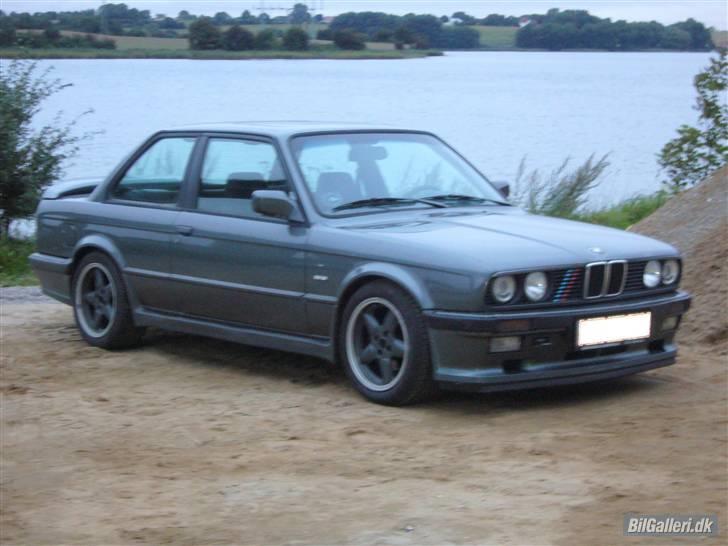 BMW 325-327 billede 1