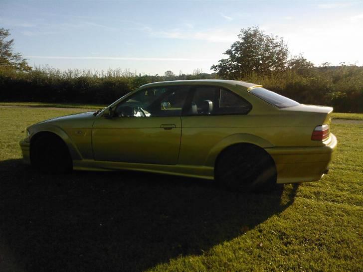 BMW 320i coupe *SOLGT* billede 2