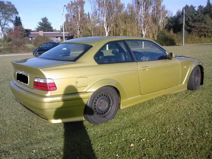 BMW 320i coupe *SOLGT* billede 3