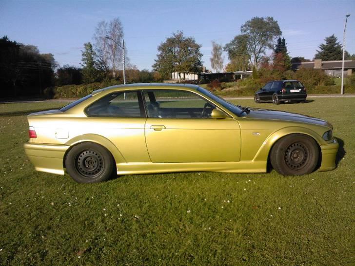 BMW 320i coupe *SOLGT* billede 4