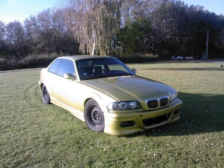 BMW 320i coupe *SOLGT* billede 7