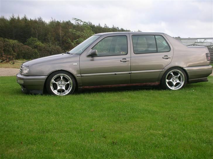 VW Vento (solgt) billede 1