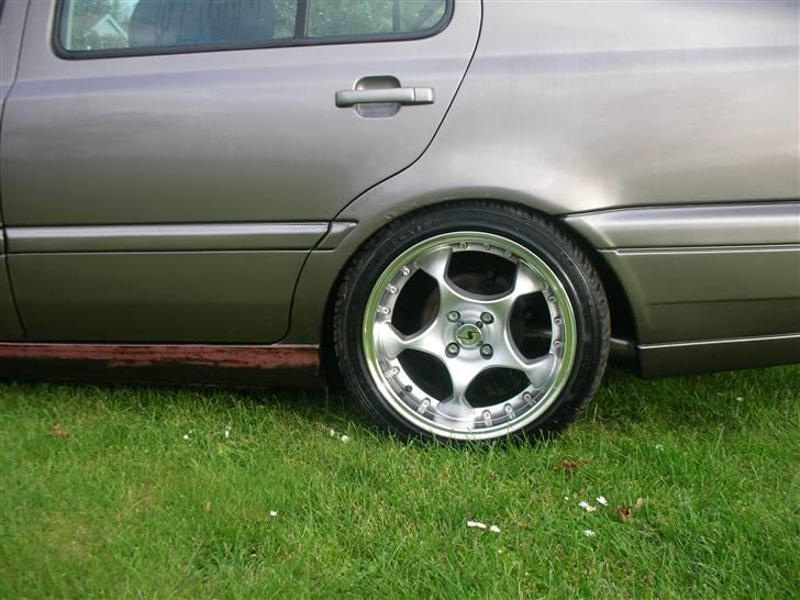 VW Vento (solgt) billede 5