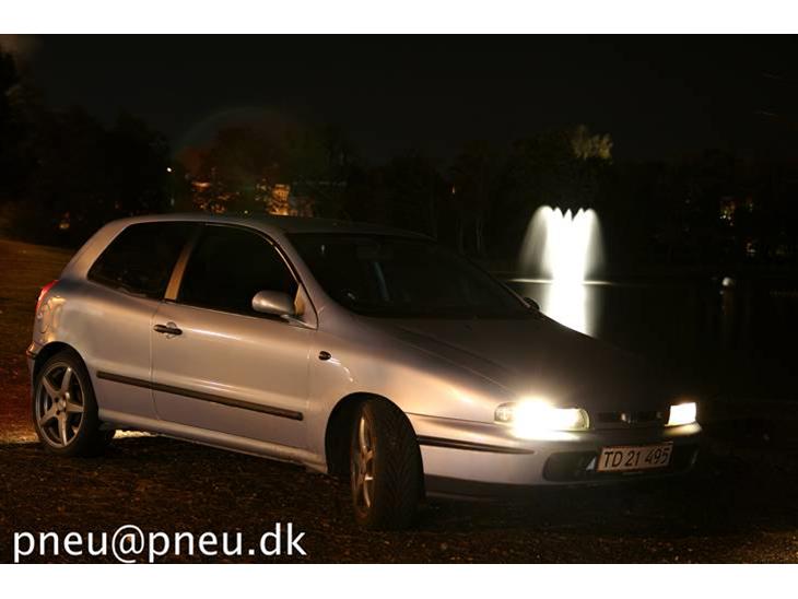 {{currentPhoto.altText}} billede {{currentPhoto.number}}