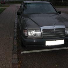 Mercedes Benz 230 E (W124)