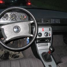 Mercedes Benz 230 E (W124)