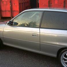 Opel Astra F  *SOLGT*