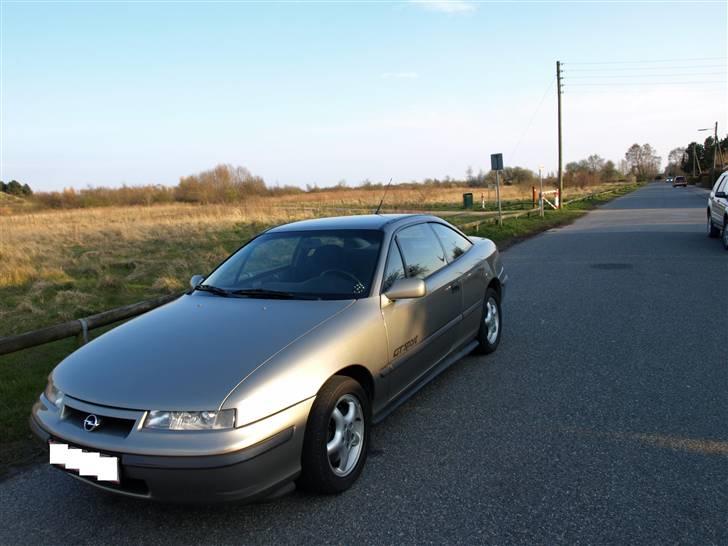 Opel Calibra 2,5 v6 *Solgt* - Jaaa... Den sene aftensol der lige belyser min lille ræser.. billede 14