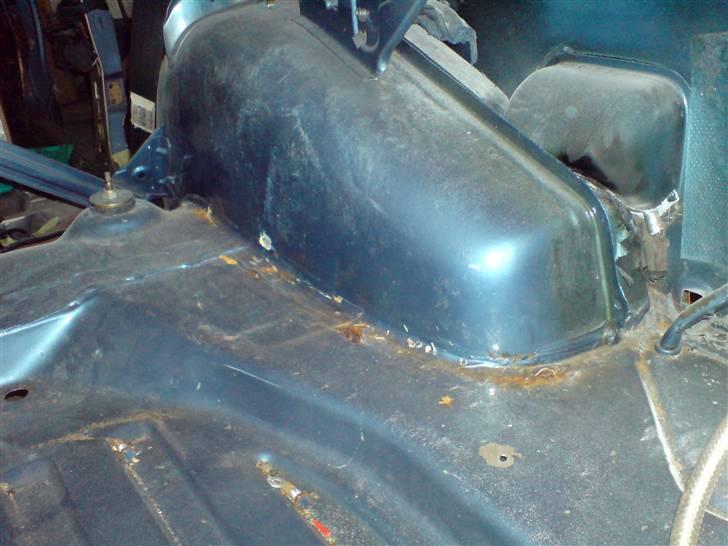 Ford Granada - Her er lige et billede af en af de mange huller den havde billede 3