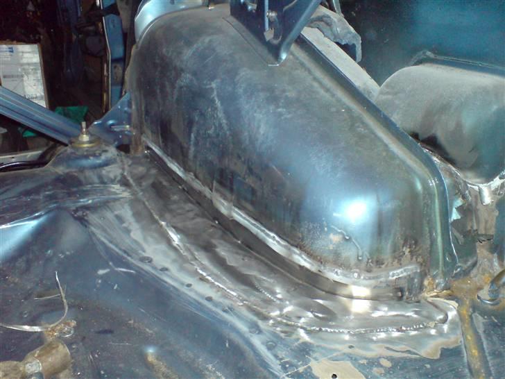 Ford Granada - Færdigt svejse arbejde. så mangler der kun epoxy grundfarve og spartel og maling billede 5