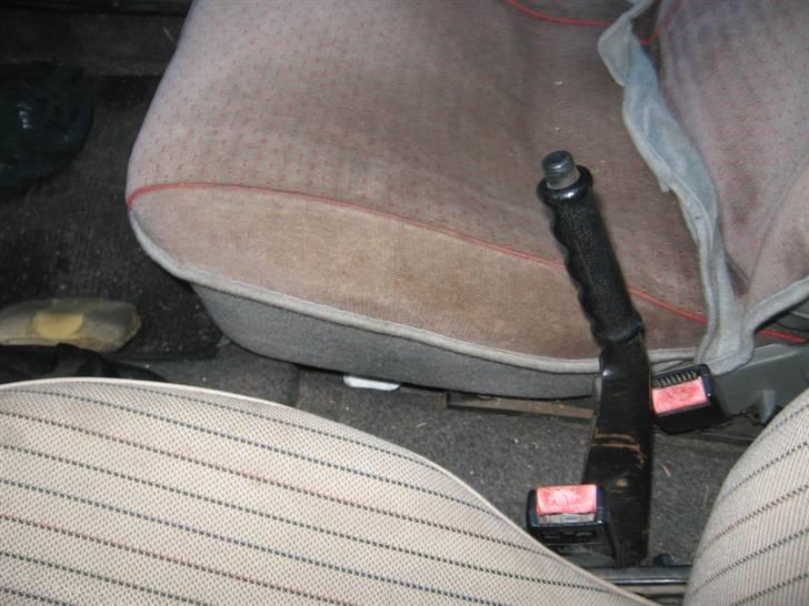 Opel corsa   (SOLGT) - håndbremsen virker ikke , ups  billede 9