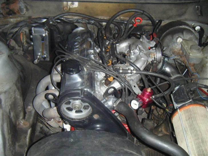 Volvo Tidligere Bil 240 GL - ny motor billede 5