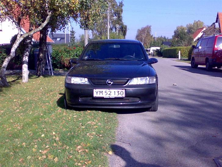 Opel Vectra B '97  SOLGT - Inden min nye frontgrill billede 3