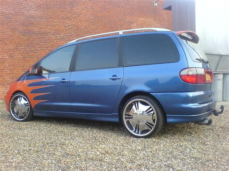 VW Sharan - Lige en skrå bagfra billede 3