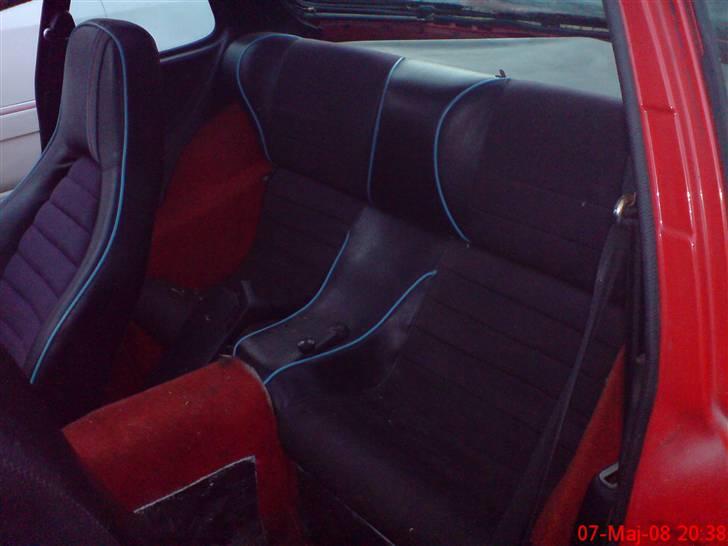 Porsche 924 - ikke helt standard på en 924´er med 5 hjulbolte . :P billede 8