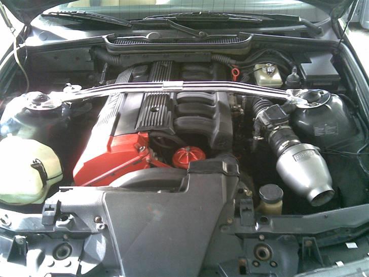 BMW 325 i 24v solgt billede 10