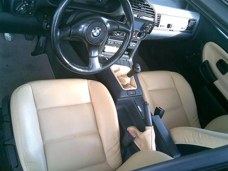 BMW 325 i 24v solgt billede 12