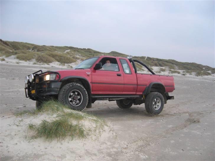 Toyota Hilux  - Det eneste bump der var lige der det skulle vi jo op på billede 7