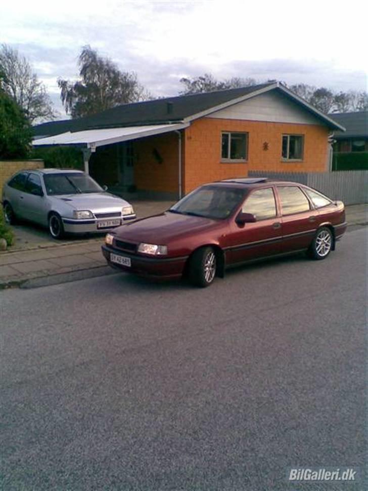 Opel Kadett Gsi  - Sammen med min far´s Vectra a se den her http://www.bilgalleri.dk/html/gal_visbil.asp?ID=109078 billede 14