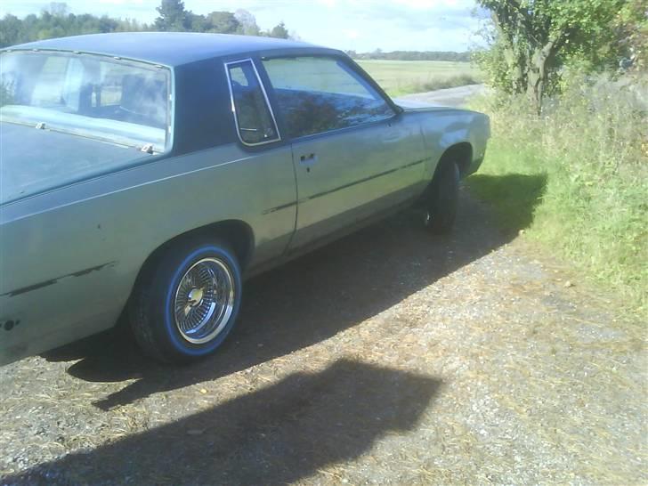 Oldsmobile Cutlass Calais - Fælge monteret, skildt ad, og nu afsted til maleren. billede 9
