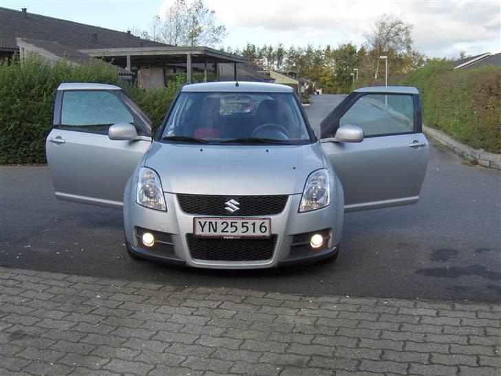 Suzuki swift sport - ja de døre skulle bare gå op af i stedet billede 8