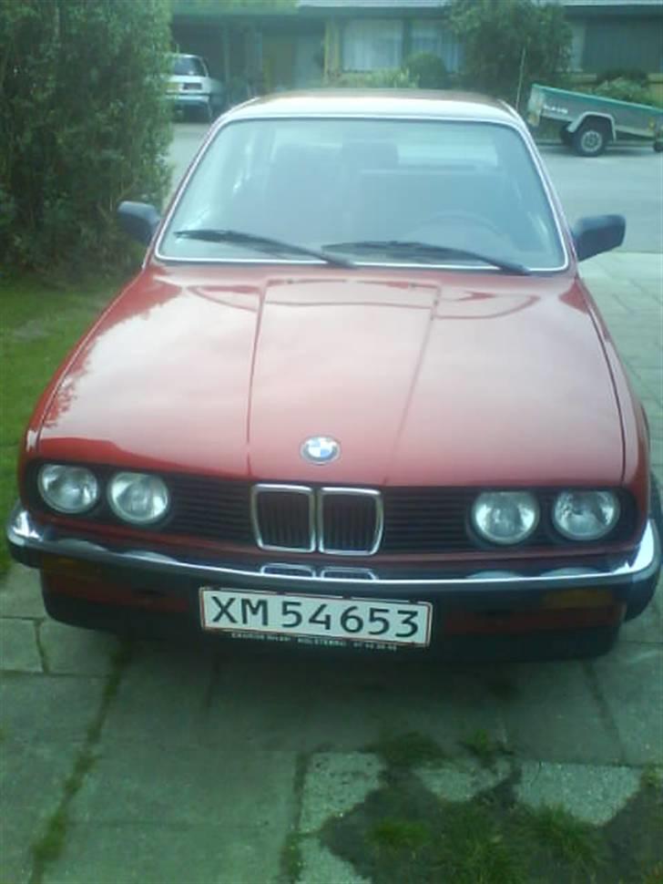 BMW 320i billede 1
