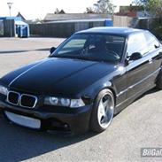 BMW 320i coupe (e36)