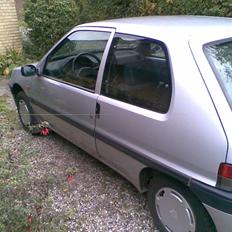 Peugeot 106