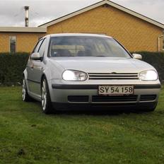 VW Golf 4 solgt