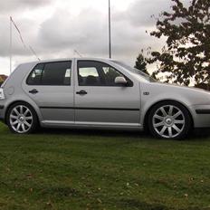 VW Golf 4 solgt