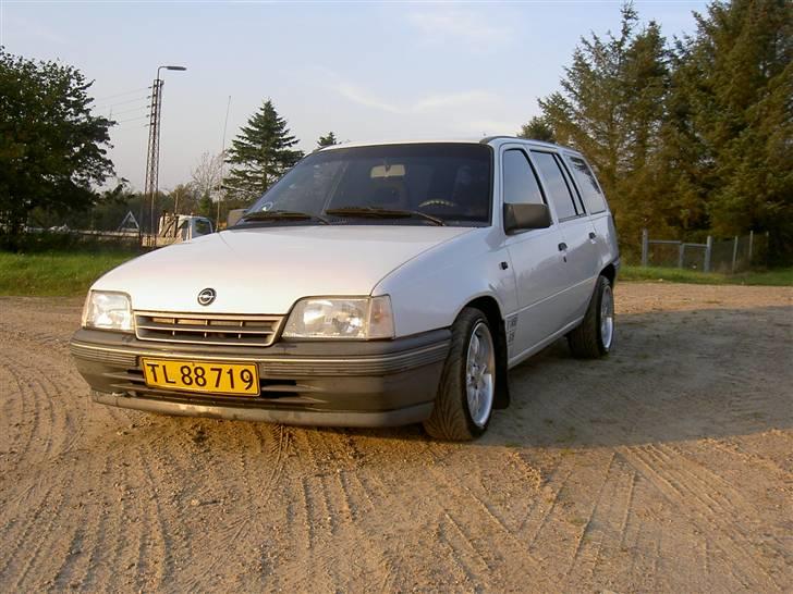 Opel Kadett caravan (sælges) billede 7