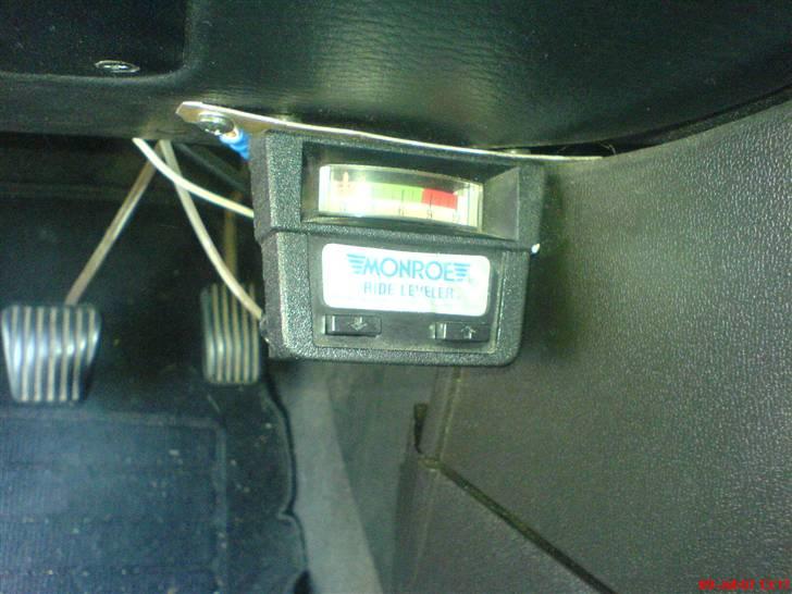 Opel Kadett caravan (sælges) - Det er på den her boks jeg kan hæve/sænke bilen billede 16