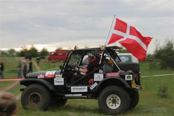 Nissan patrol gr - langsiden på prolog til magamtrophy i polen 07 billede 1