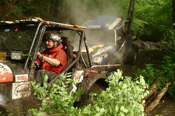 Nissan patrol gr - krydsning af å i polen  billede 2