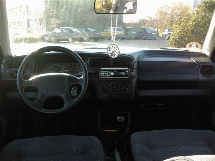 VW vento 1,8 solgt billede 9