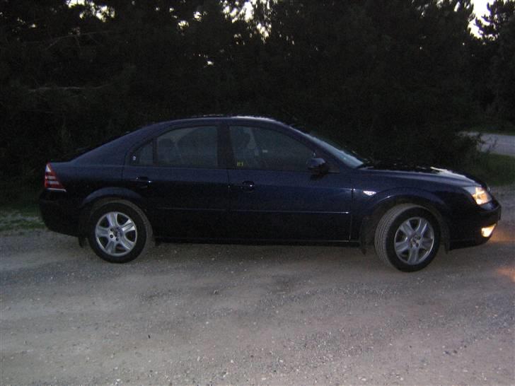 Ford Mondeo Ghia billede 3