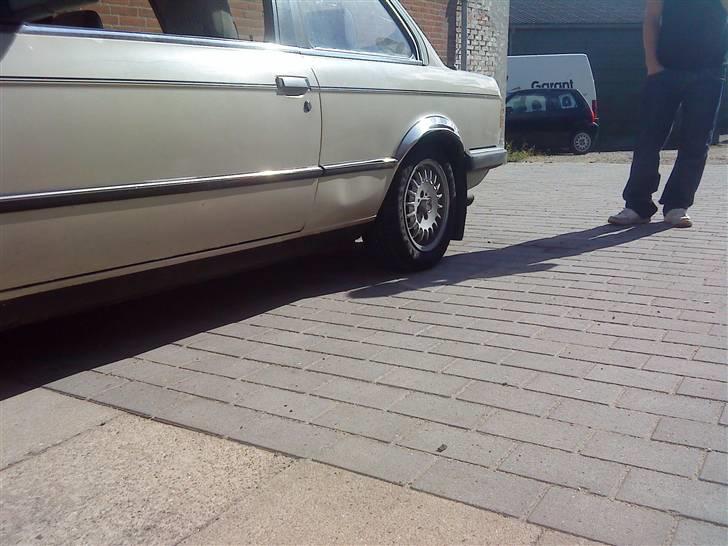 BMW 320i E30 - Sænkning, med originale 14" BMW fælge.. billede 9