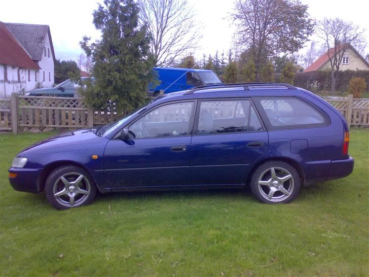 Toyota Corolla 1,6 XLI DØD billede 3