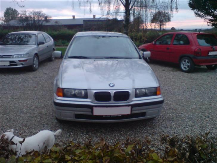 BMW E36 Compact solgt - bimmern da jeg lige havde fået den billede 1
